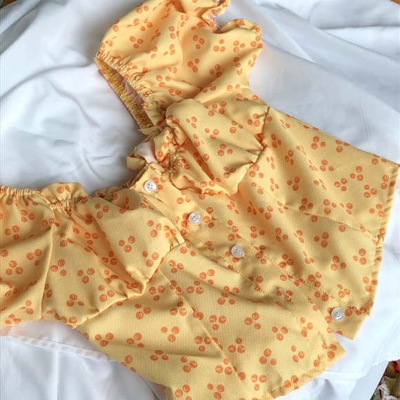 Yellow tangerine puffy sleeve top for the summer! - Picture 1 of 4